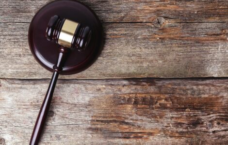 judge-hammer